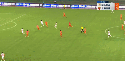 ⚽中超半场：武磊进球无效 克雷桑造点被取消 山东泰山0-0上海海港